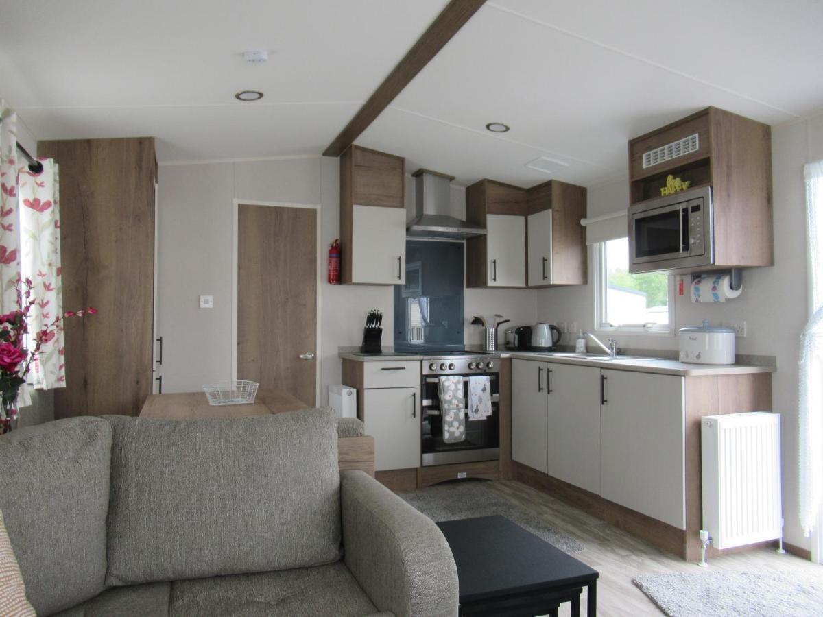Chichester Lakeside Self-Catering Holiday Home Exterior foto